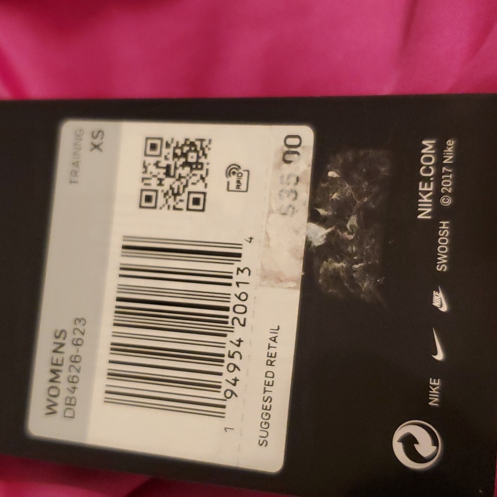 💓Nike Athletic Top - Picture 4 of 11